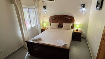 3 bedrooms, iron/ironing board, travel cot, WiFi