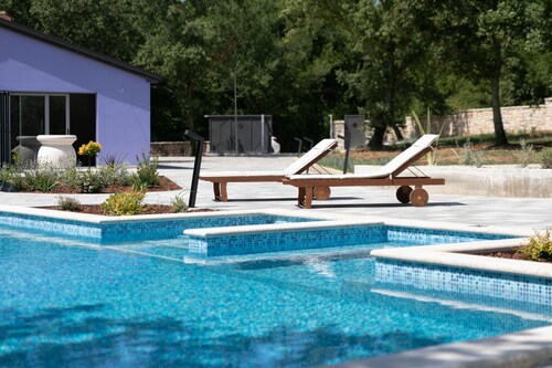 Villa Irena Funtana in a quiet location, with pool close to Zelena Laguna Resort