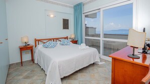 Apartamento familiar, balcón, vistas al mar | Wifi gratis