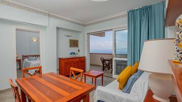 Familie appartement, balkon, uitzicht op zee | Woonruimte