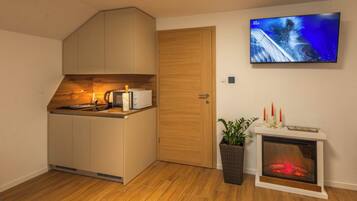 Fridge, microwave, stovetop, electric kettle