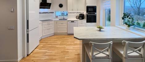 Frigorífic, forn, placa de cuina i rentaplats