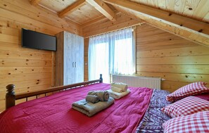 4 bedrooms, iron/ironing board, travel cot, free WiFi