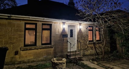 Newly renovated 2-bed bungalow