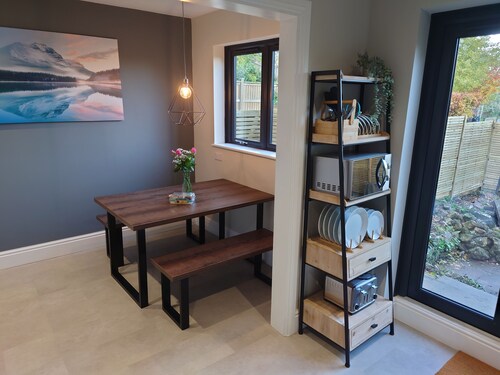 Newly renovated 2-bed bungalow