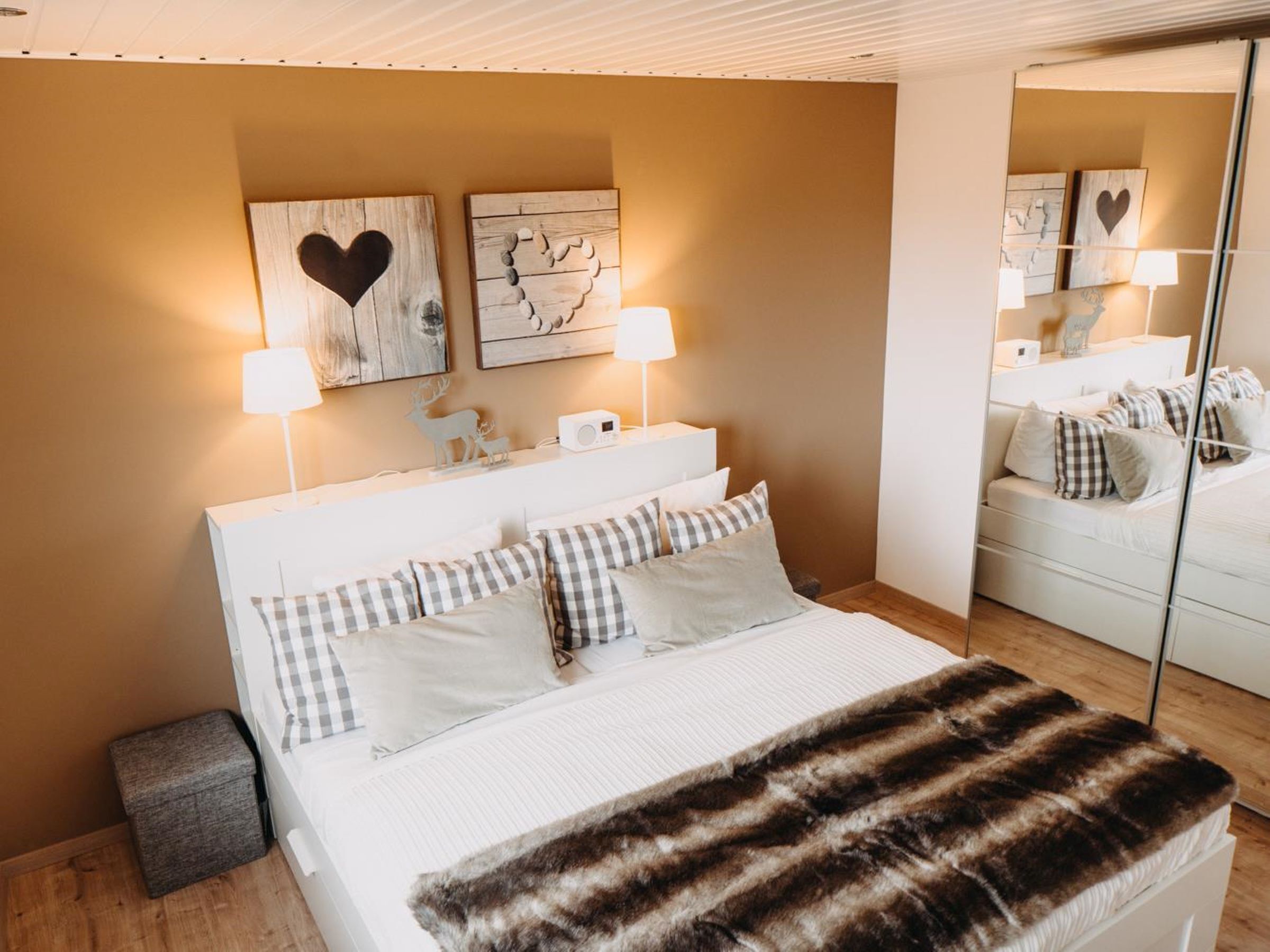 2 Schlafzimmer, Schreibtisch, Bügeleisen/Bügelbrett, kostenloses WLAN