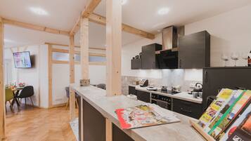 Kühlschrank, Ofen, Herdplatte, Geschirrspüler