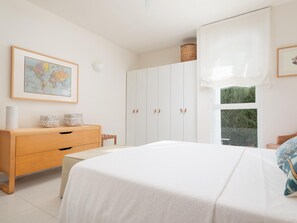 3 bedrooms, iron/ironing board, Internet, bed sheets - Beautiful Villa Can Pop d'es Trenc for the family, Mallorca (Sa Ràpita)