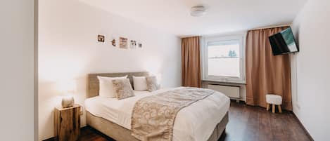 3 bedrooms, travel cot, free WiFi