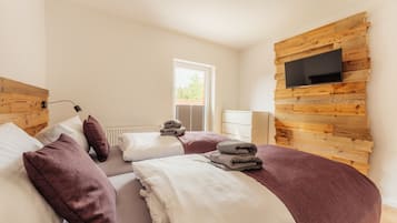 2 bedrooms, iron/ironing board, travel crib, free WiFi