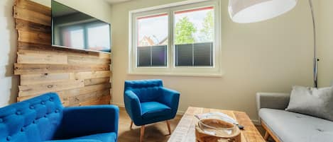 Fernseher, Bücher, Stereoanlage