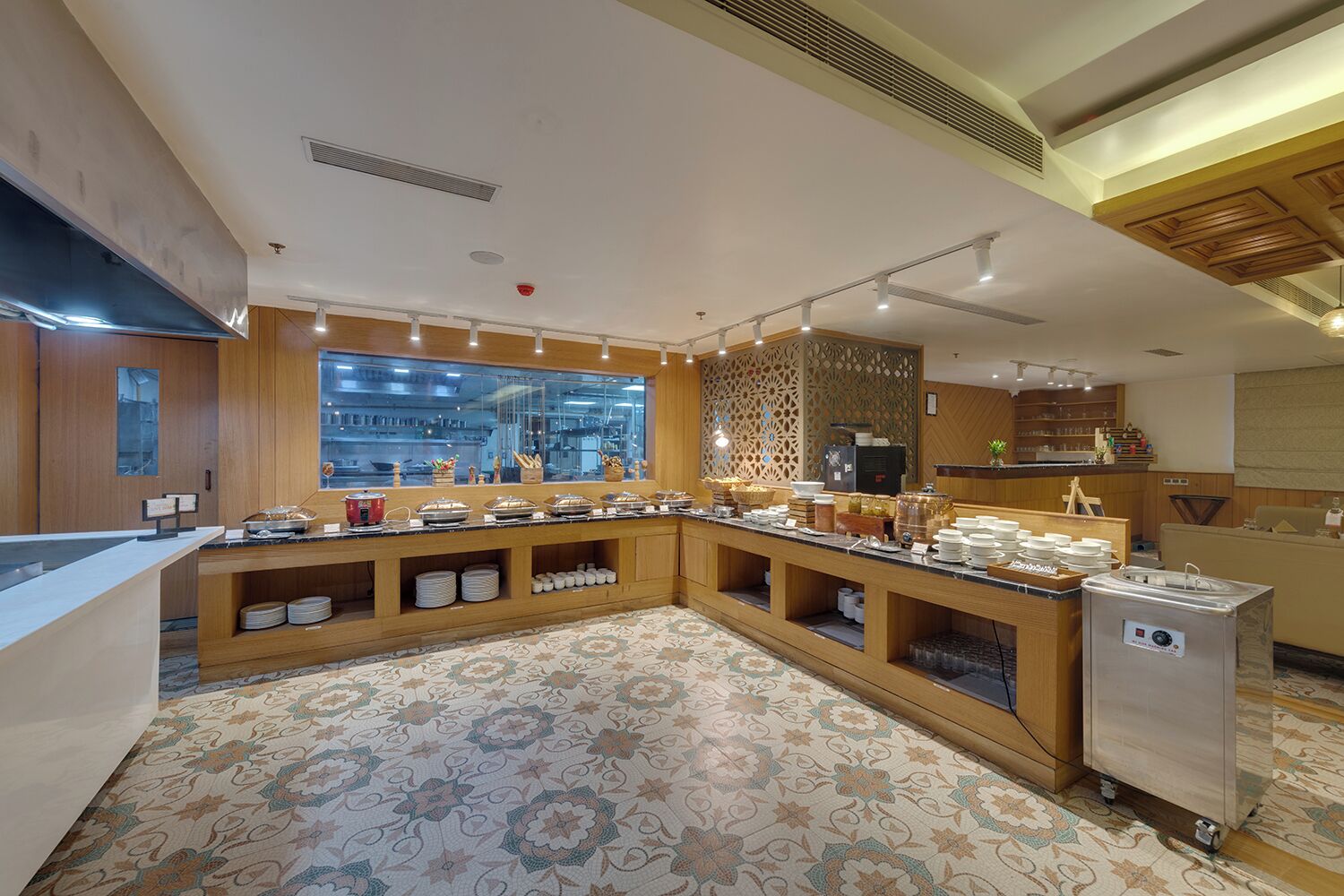 Breakfast, lunch and dinner served