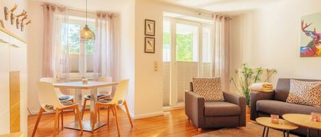 Televisión, tenis de mesa y libros