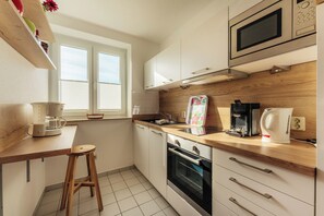 Fridge, microwave, oven, stovetop - Holiday Apartment Klippenblick (Schierke)