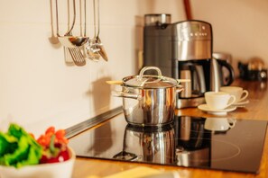 Fridge, microwave, stovetop, dishwasher - Holiday Apartment Bergpanorama (Sankt Andreasberg)