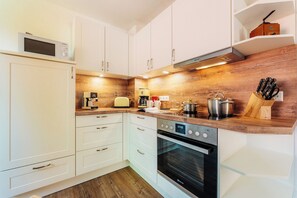 Fridge, oven, stovetop, dishwasher - Holiday House Falkennest - with garden - 125 m² of space for 6 people (Braunlage)