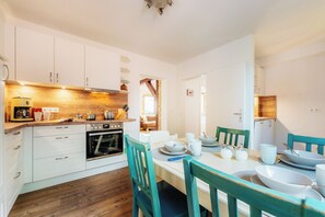 Kühlschrank, Ofen, Herdplatte, Geschirrspüler