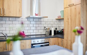 Kühlschrank, Herdplatte, Geschirrspüler