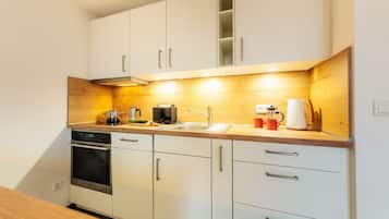 Kühlschrank, Ofen, Herdplatte, Geschirrspüler