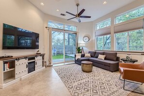 Smart TV, fireplace, ping pong