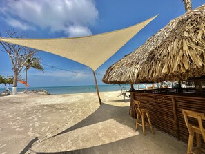 Beach bar - El Cocotal Tintipan (Isla Tintipán)