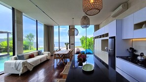 Smart TV - Beach front nakula villa luxury 3 bedroom with private swimming pool & breakfast (Bali)