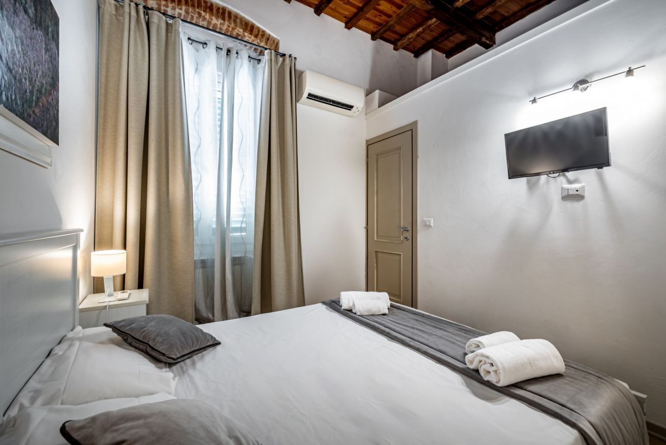 1 bedroom, iron/ironing board, travel cot, free WiFi