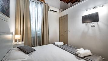 1 bedroom, iron/ironing board, travel cot, free WiFi