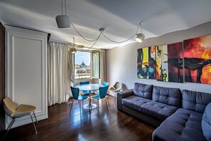 Unclassified image, 3 of 51, button