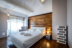 Unclassified image, 4 of 51, button