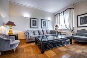 Unclassified image, 2 of 43, button - YID D'Azeglio luxury apartment with free parking (Firenze)