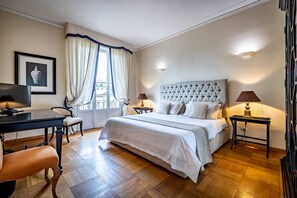 Unclassified image, 5 of 43, button - YID D'Azeglio luxury apartment with free parking (Firenze)