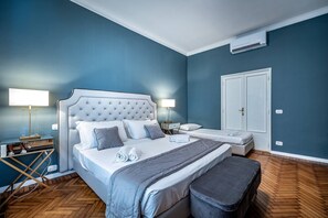 Unclassified image, 4 of 65, button