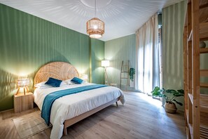 2 bedrooms, iron/ironing board, travel crib, free WiFi