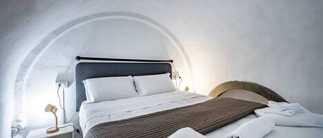 1 bedroom, iron/ironing board, travel cot, free WiFi