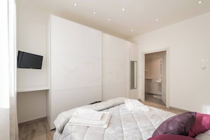 1 bedroom, in-room safe, iron/ironing board, travel crib