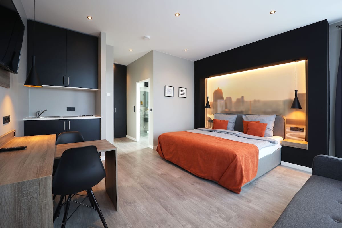 Large Studio | Free WiFi, bed sheets