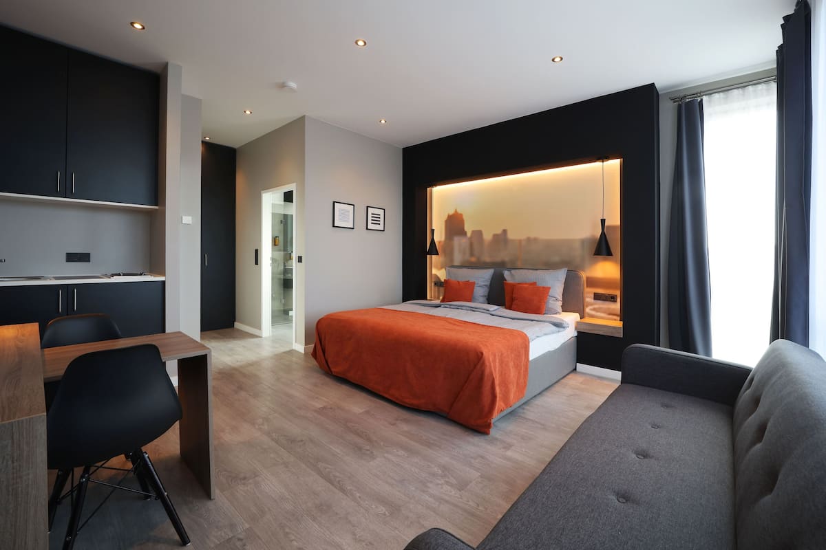 Premium Studio | Free WiFi, bed sheets