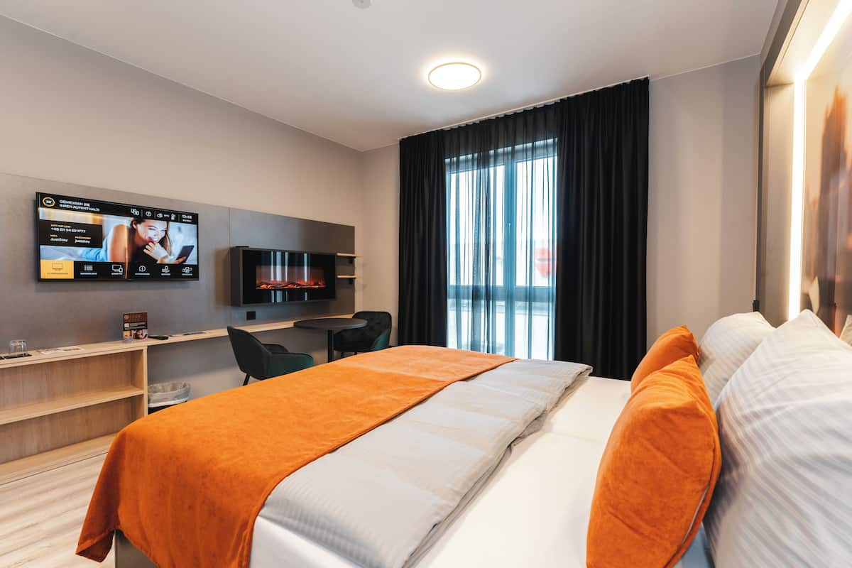 Classic Studio | Free WiFi, bed sheets