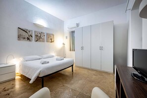 1 bedroom, iron/ironing board, travel cot, free WiFi