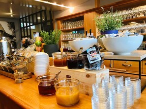 Petit déjeuner buffet compris tous les jours