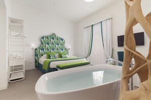 1 bedroom, bed sheets