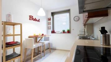 Kochgeschirr/Geschirr/Besteck