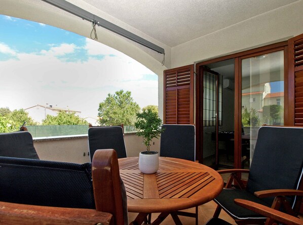 屋外ダイニングエリア