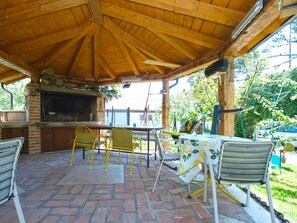 Outdoor dining - Holiday apartment with air conditioning (Medulin)
