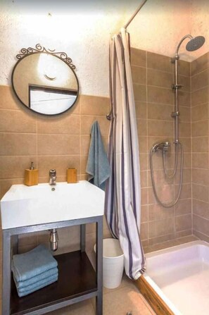 Doccia, asciugacapelli