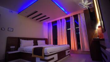 In-room safe, iron/ironing board, free WiFi