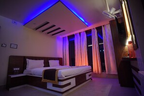 客房内保险箱、熨斗/熨衣板、免费 WiFi