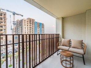 Deluxe Apartment | Balcony - Creek Beachfront Heaven 1BR Luxe Harbor (Dubai)