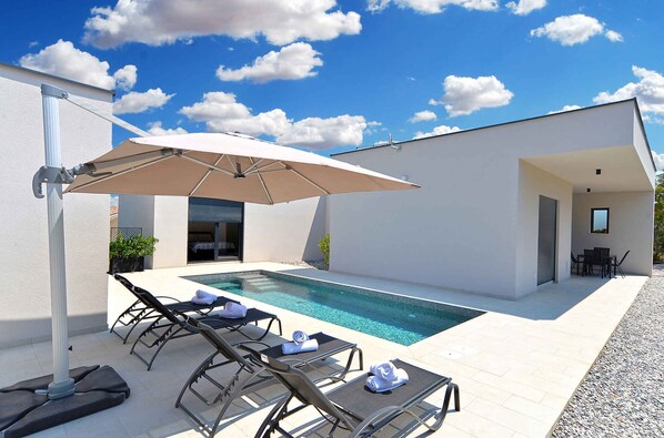 Pool - Villa with swimming pool and sauna (Pula)